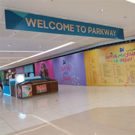 SM City Fairview Parkway opens .